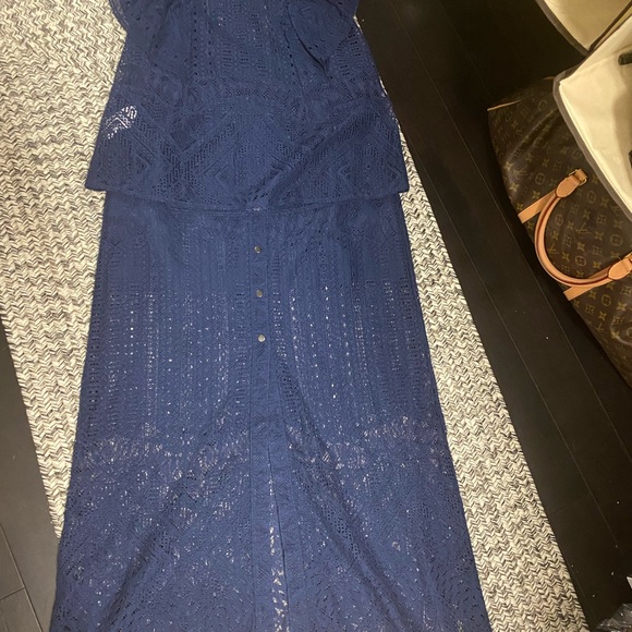 NWT BCBG Navy Two piece lace skirt and top - Picture 4 of 5